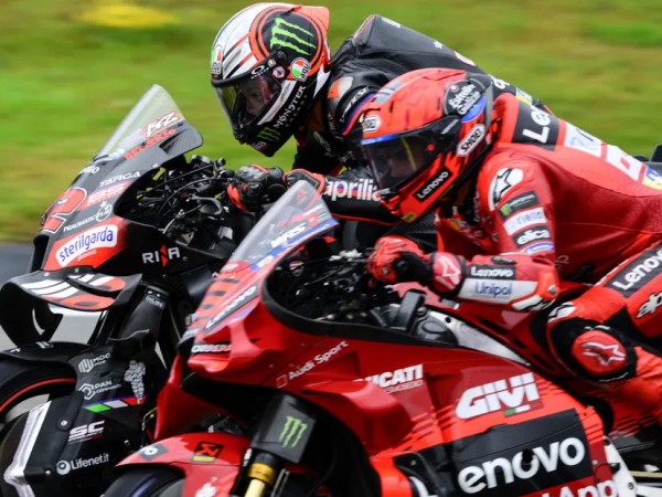 Bezzecchi Gagal Juara, Marquez Rebut Kemenangan di Lap Terakhir